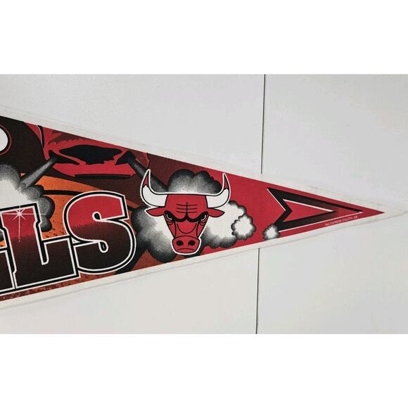 Vintage 90s Chicago Bulls NBA Basketball Red Smoke Pennant Tag Express Duluth - Picture 3 of 5